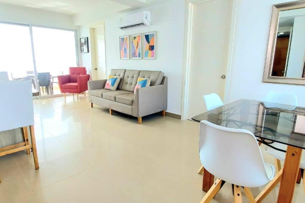 Hotel Hermoso Apartamento Vista Al Mar. Edf Palmetto 1 . *